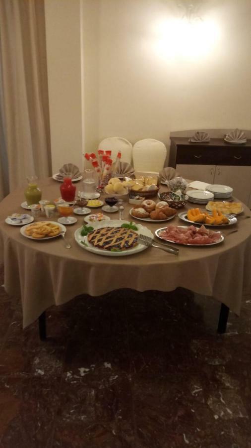 סלסומאג'יורה טרמה Hotel Primarosa מראה חיצוני תמונה